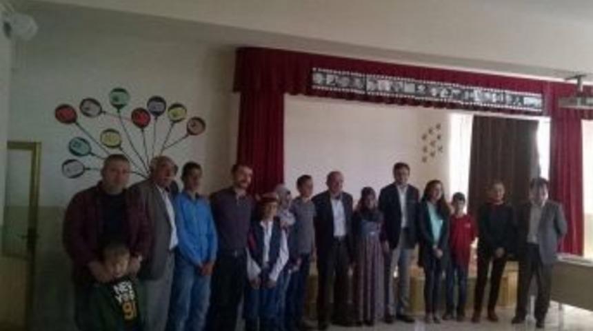 &Ccedil;ıldır&rsquo;da Ortaokullar Arası Şiir Okuma Yarışması