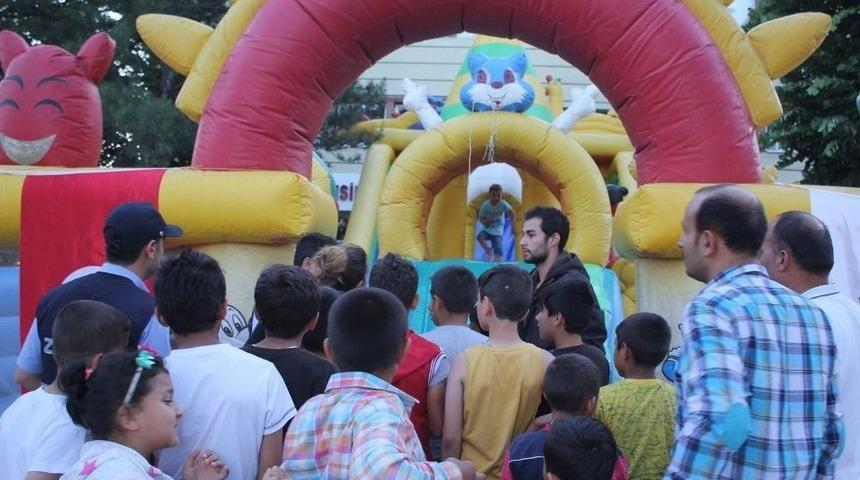 &Ccedil;ocuklar Oyun Parkı İle Doyasıya Eğlendi