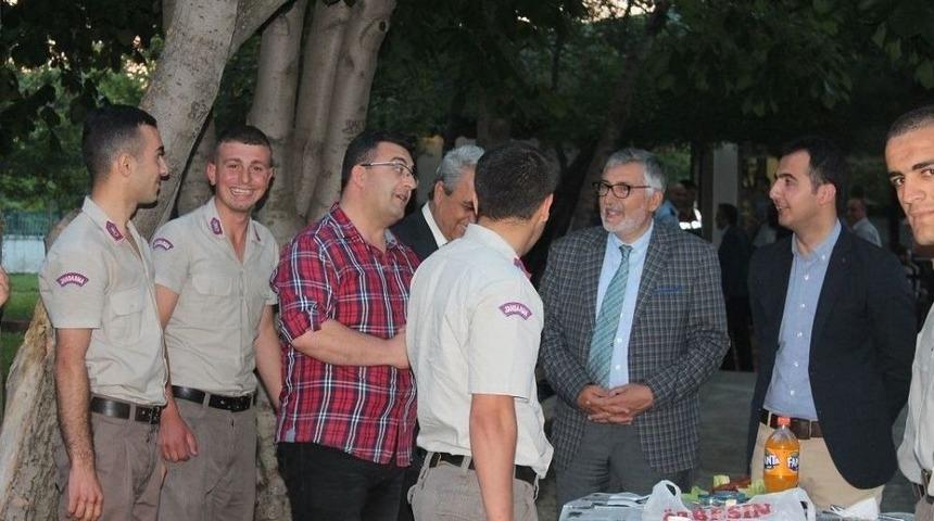 İn&ouml;n&uuml;&rsquo;de Şehit Aileleri Ve Gaziler İftar Yemeğinde Buluştu