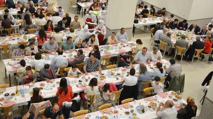 Bartın &Uuml;niversitesi Personeli İftarda Buluştu