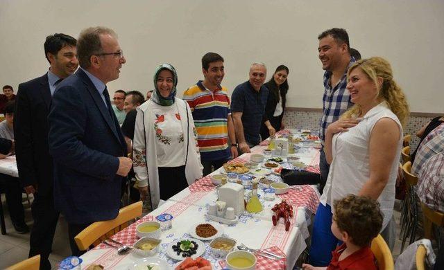 Bartın Üniversitesi Personeli İftarda Buluştu