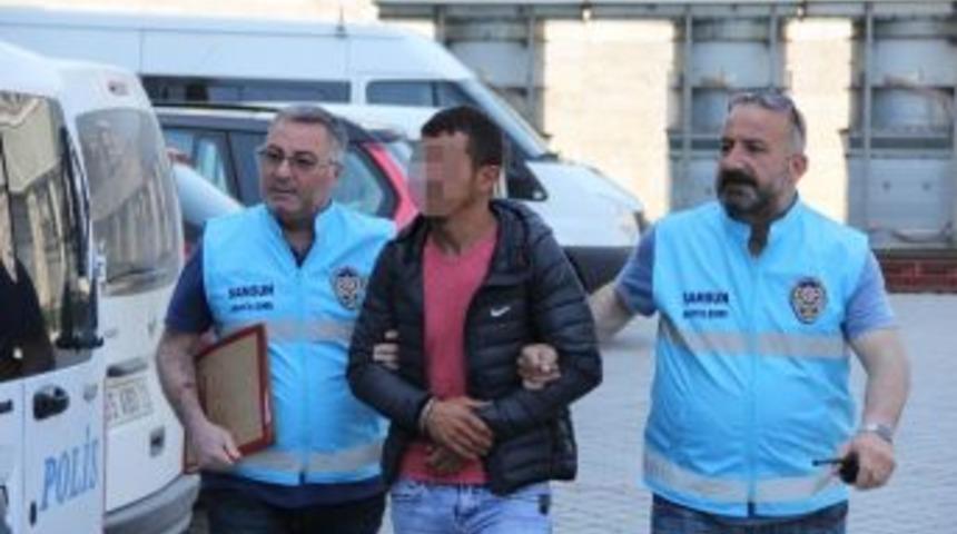 Yaptığı Hırsızlıktan Pişman Olup Polise Teslim Oldu