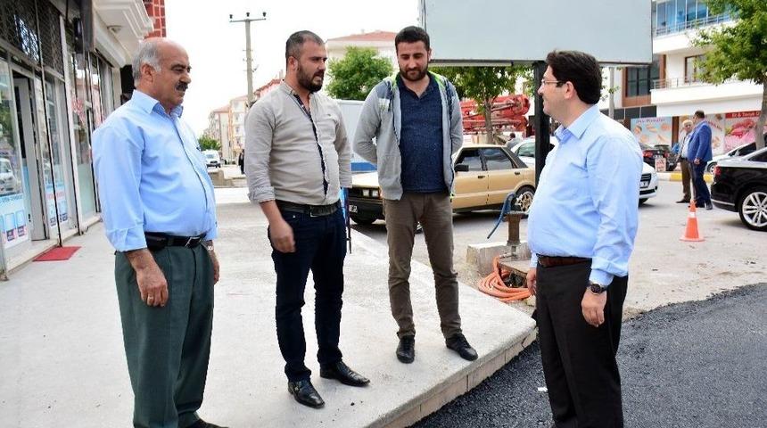 Aksaray Belediyesine Vatandaşlardan Asfalt Teşekk&uuml;r&uuml;