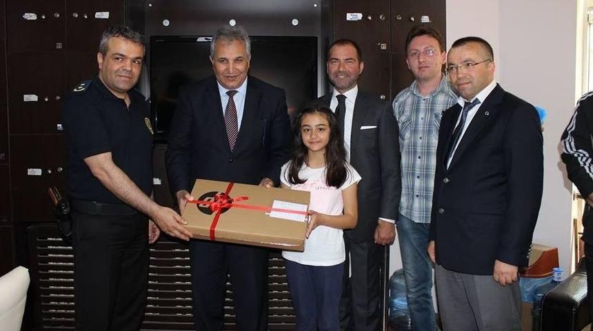 Gen&ccedil;lere Kitap Okutan Proje