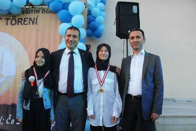 &Uuml;nye İmam Hatip Ortaokulunda Mezuniyet Heyecanı 1