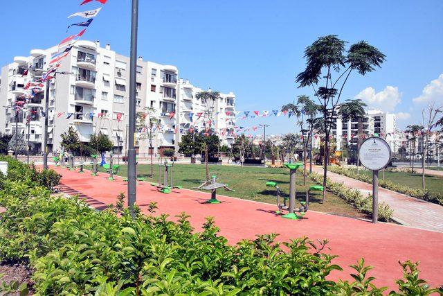 İzmir'de şehit pilotlar anısına yapılan park açıldı