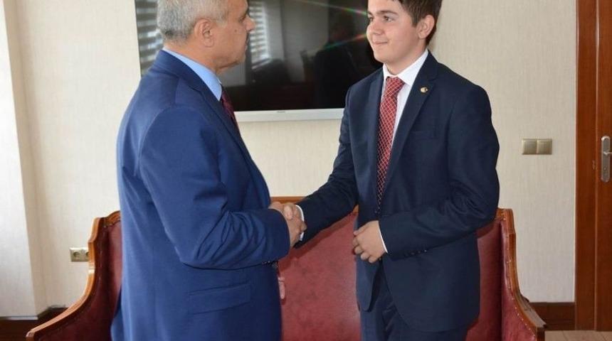 &Ccedil;ocuk Evlerinden &Ccedil;ıkan B&uuml;y&uuml;k Başarı