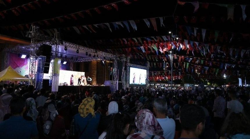 Gaziantep&rsquo;te &ldquo;bir Eski Zaman Hikayesi&rdquo; Adlı Oyun Sahnelendi