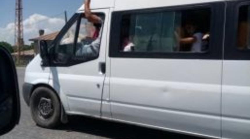 Minibüste Tehlikeli Yolculuk