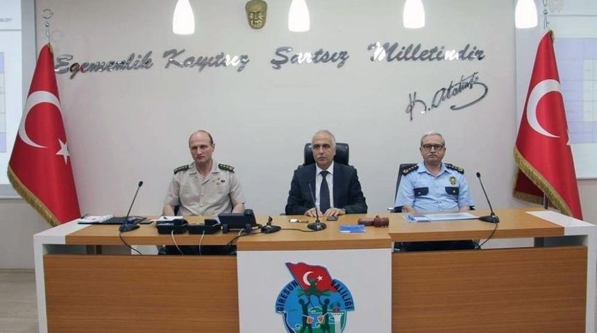 Vali Hasan Karahan Muhtarlarla Buluştu