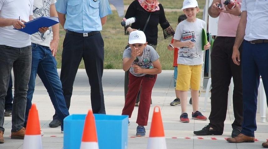 &Ccedil;orlu&rsquo;da Atık Cep Telefonu Fırlatma Yarışması Yapıldı