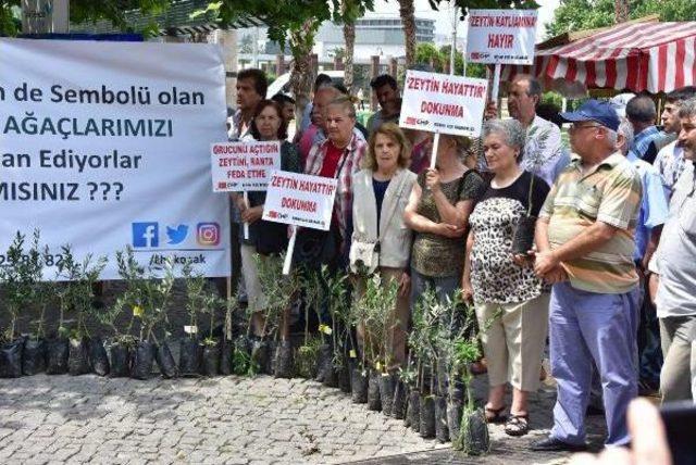 Konak'ta Chp'lilerden Zeytin Eylemi