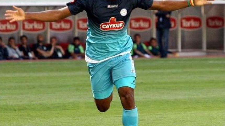 Göztepe'de Kweuke Ve Yalçın Ayhan Gündemde