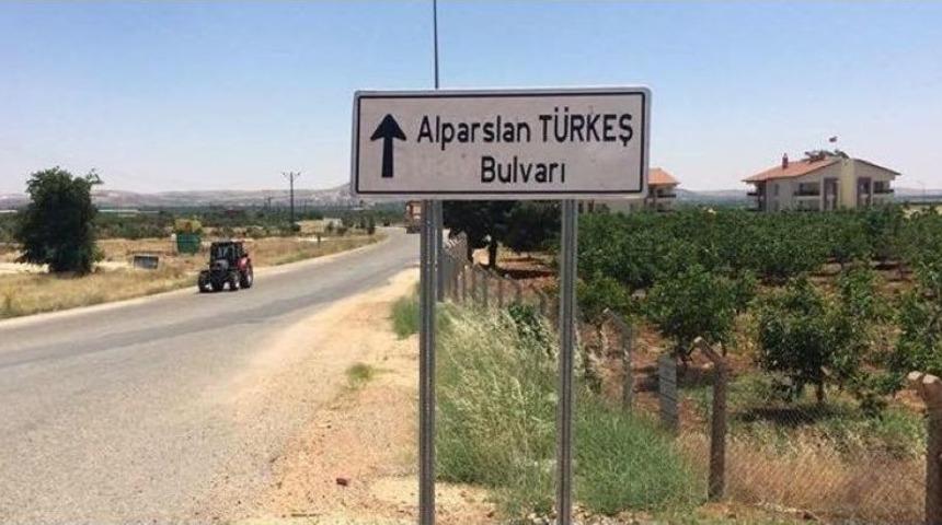 Alparslan T&uuml;rkeş&rsquo;in Adı, Bulvarda Yaşayacak