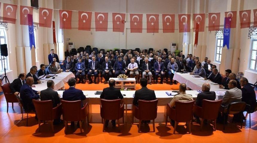 Vali Aktaş Eskipazar&rsquo;da Muhtarlarla Bir Araya Geldi.