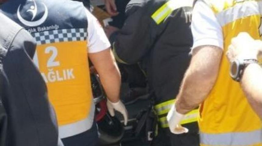 Halk Otob&uuml;s&uuml; Devrildi: 10 Yaralı