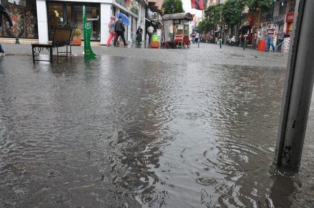 Eskişehir&rsquo;de Yaz Yağmurları Bitmek Bilmiyor 3