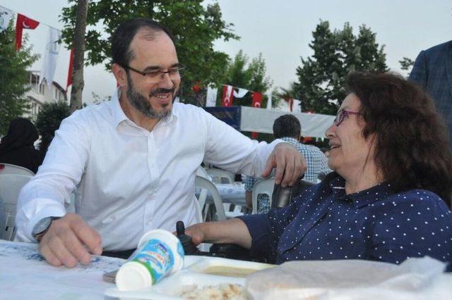 4 Bin Vatandaş Başiskele Sahili&rsquo;nde İftarını A&ccedil;tı 3