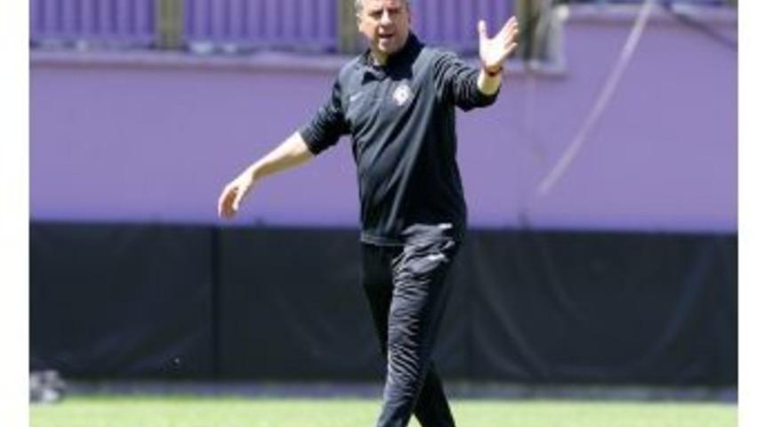 Hamzaoğlu, Evkur Yeni Malatyaspor S&ouml;ylentilerine Cevap Verdi