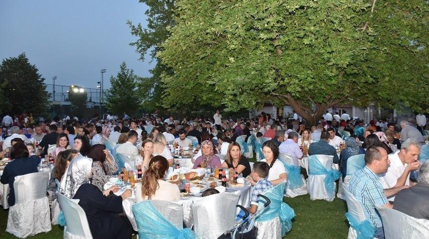 Vali G&uuml;ven&ccedil;er, Şehit Aileleri Ve Gaziler İle İftarda Buluştu