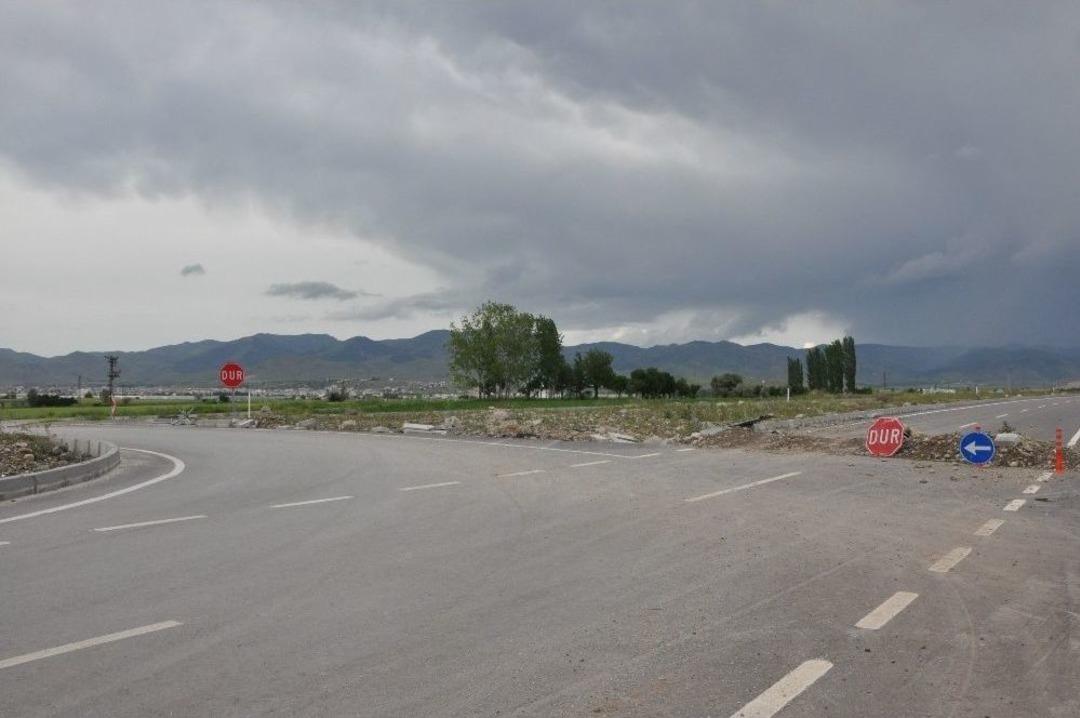 Sandıklı&rsquo;da 4 Yıldır Bitirilemeyen Yol