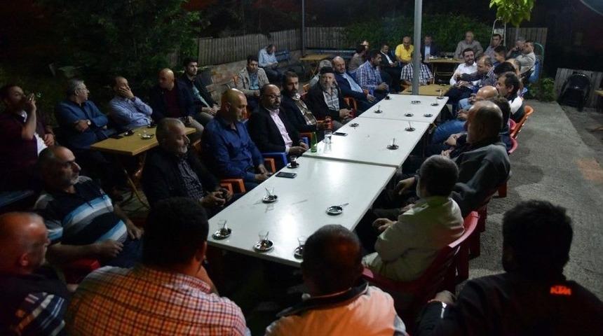 Başkan &Uuml;z&uuml;lmez Ramazan Coşkusunu Kartepelilerle Paylaşıyor