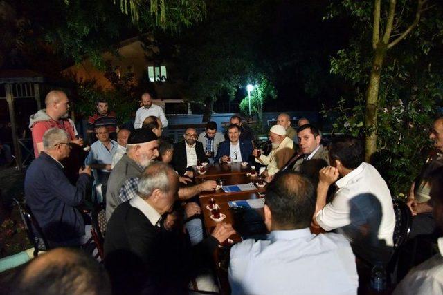 Başkan &Uuml;z&uuml;lmez Ramazan Coşkusunu Kartepelilerle Paylaşıyor 1