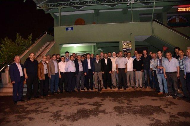 Başkan &Uuml;z&uuml;lmez Ramazan Coşkusunu Kartepelilerle Paylaşıyor 2