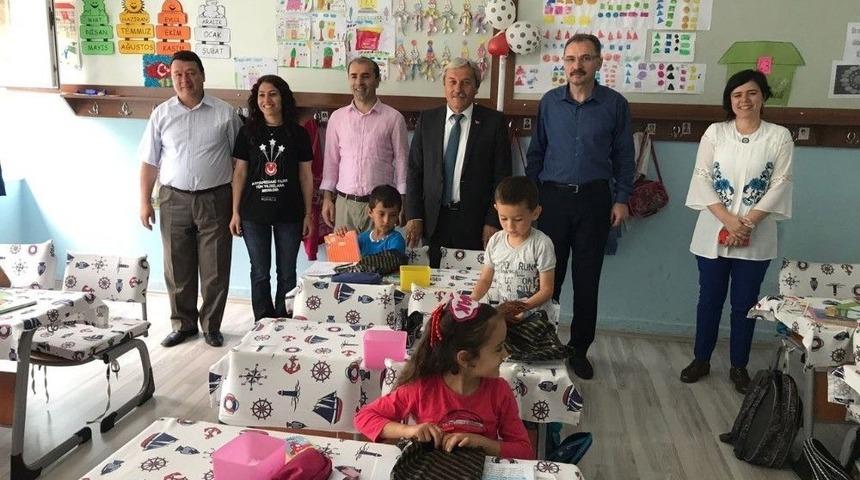 Başkan Şahin &Ouml;ğrencilere Kitap Dağıttı