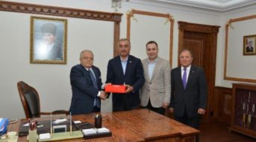 Kızılaykart Yetkilileri Vali Şent&uuml;rk&rsquo;&uuml; Ziyaret Etti