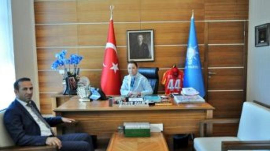 Evkur Yeni Malatyaspor’da Yönetim, Teknik Heyet Konusunu Görüştü