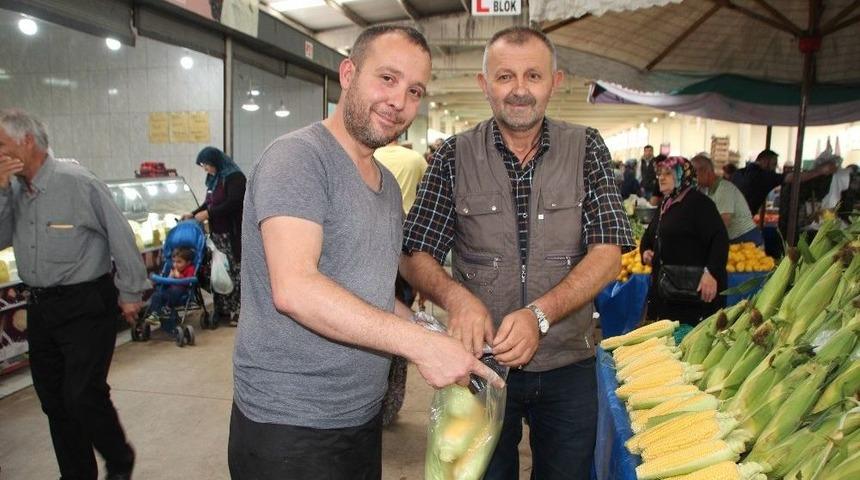 S&uuml;t Mısır Tezgahlarda Fiyatı İle El Yakıyor
