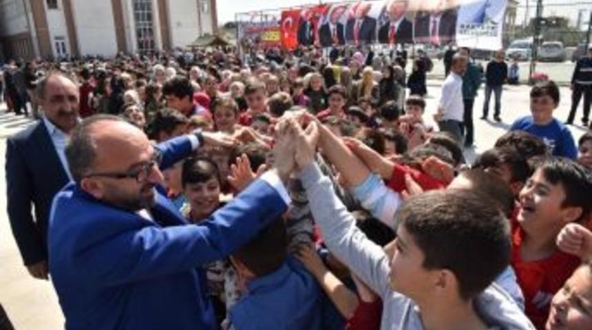 Başkan &Uuml;z&uuml;lmez&rsquo;den &Ccedil;ocuklara Tatil Mesajı