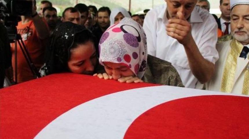 Şehit Annesi: Ben Seni U&ccedil;akla Mı G&ouml;nderdim (2)