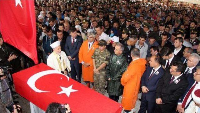 Şehit Annesi: Ben Seni Uçakla Mı Gönderdim (2)