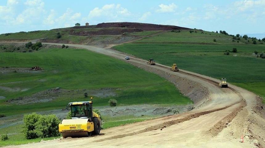 Yozgat&rsquo;ta K&ouml;y Yolları Asfaltla Buluşuyor