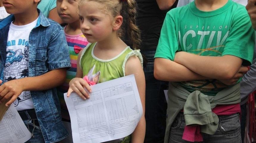 Başkent&rsquo;te 812 Suriyeli &Ccedil;ocuk Karne Sevinci Yaşadı