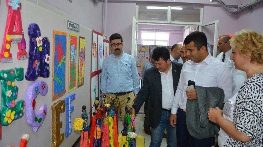 Okulda Yıl Sonu G&ouml;rsel Sanatlar Sergisi