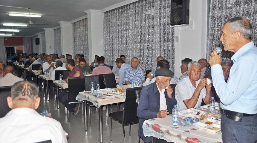 Başkan &Ouml;zdemir Belediye Personeliyle İftarda Buluştu