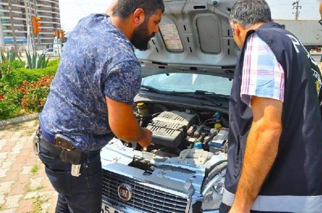 Otomobiliyle Refüje Çıkan Sürücü Polise Zor Anlar Yaşattı