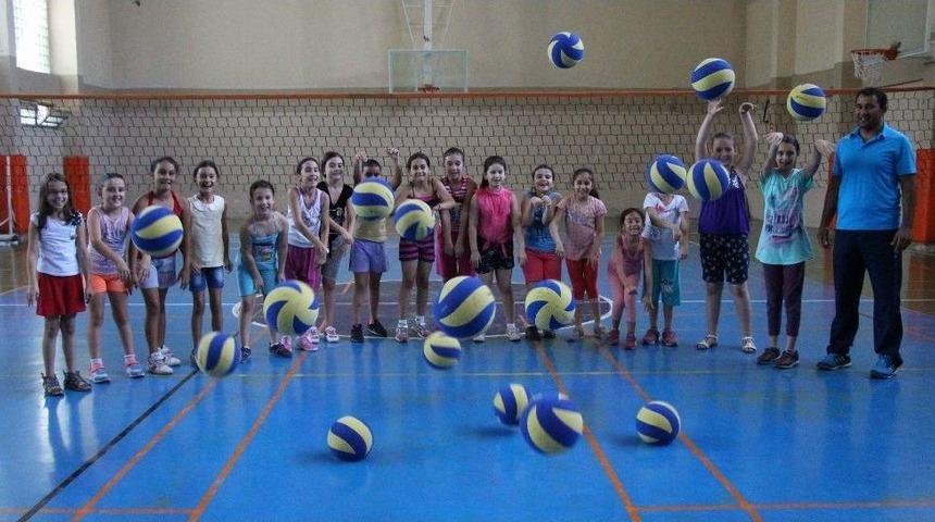 Gen&ccedil;lik Spor İl M&uuml;d&uuml;rl&uuml;ğ&uuml;n&uuml;n Yaz Okulu Kayıtları Başladı