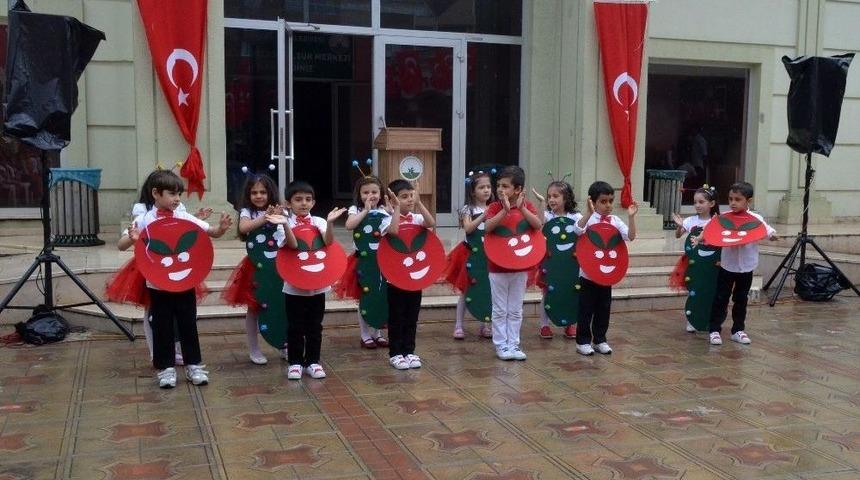 Miniklerin Mezuniyet Heyecanı