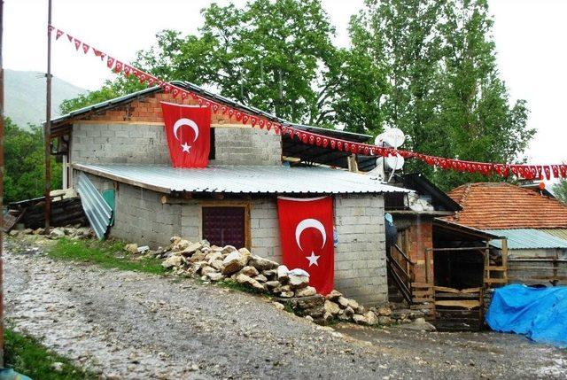 Şehidin En Büyük Hayali Ailesine Ev Almaktı