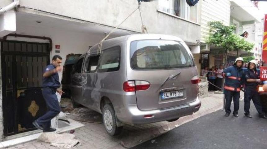 Sancaktepe'de Minib&uuml;s&uuml;n Ezdiği Iki &Ccedil;ocuk &Ouml;ld&uuml;(2)