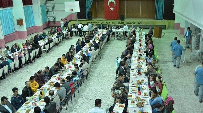 Refahiye&rsquo;de Vatandaşlar İftarda Buluştu