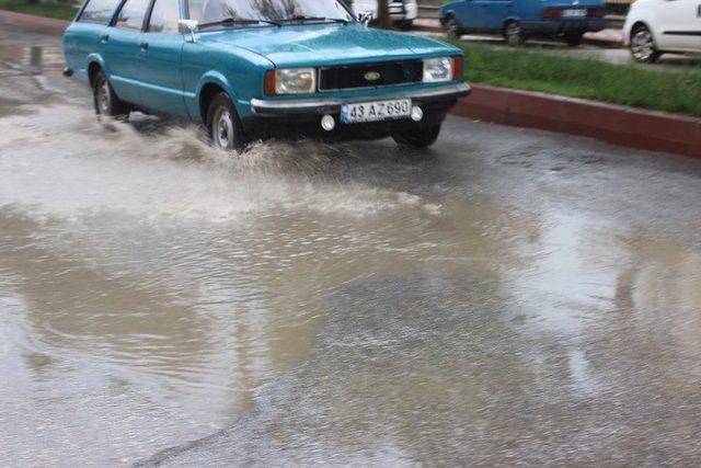 Tavşanlı&rsquo;da Sağanak Yağış 2