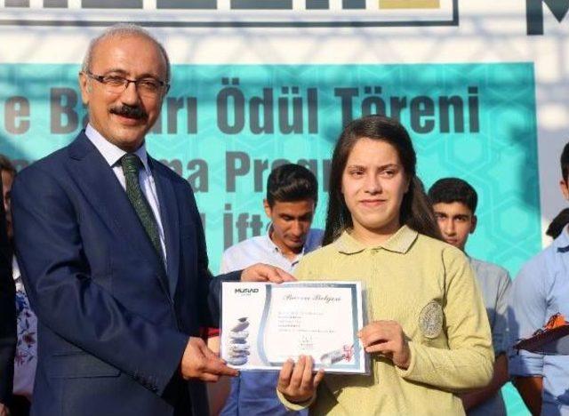 Bakan Elvan: T&uuml;rkiye 2017 Yılında Y&uuml;zde 4.4 &uuml;n &Uuml;zerinde B&uuml;y&uuml;yecek 2