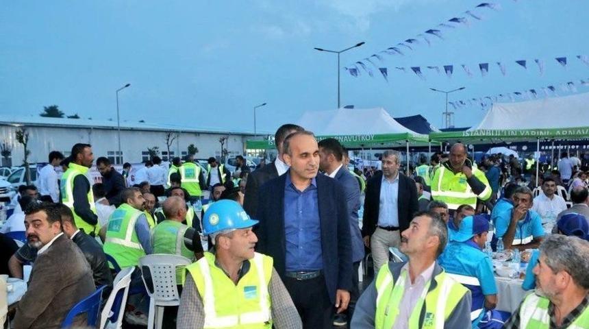 D&uuml;nyanın En B&uuml;y&uuml;k Havalimanında İftar Zamanı