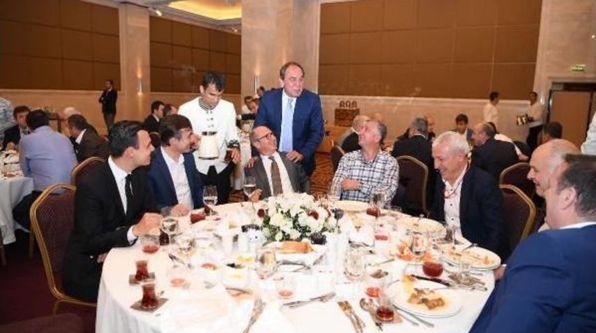 Tff Başkanı Demir&ouml;ren'den Futbol Ailesine Iftar Yemeği