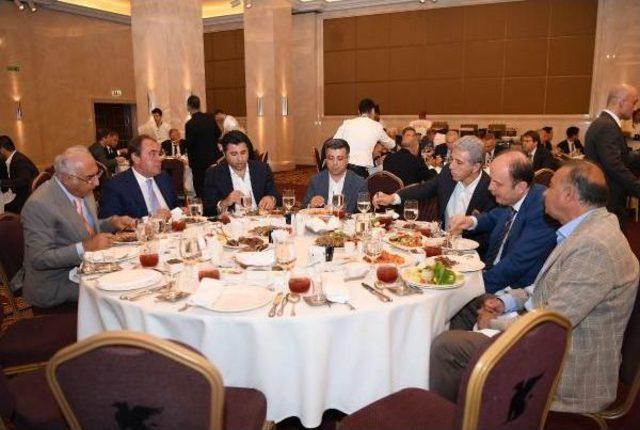 Tff Başkanı Demir&ouml;ren den Futbol Ailesine Iftar Yemeği 1